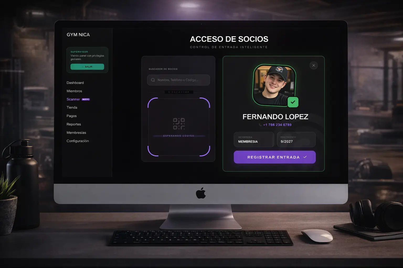 Escáner QR de acceso — validación de membresías con foto